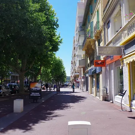 Studio La Reine Astrid Antibes Exterior photo